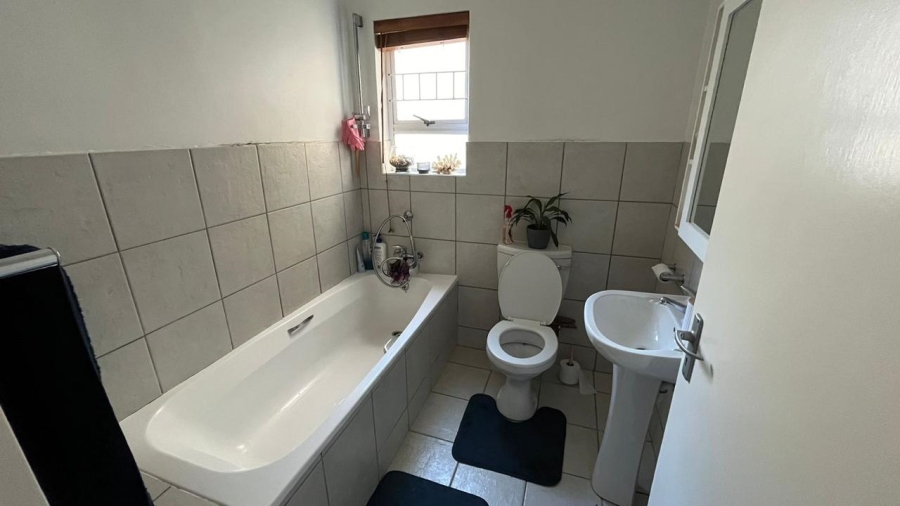 To Let 2 Bedroom Property for Rent in Century City Western Cape
